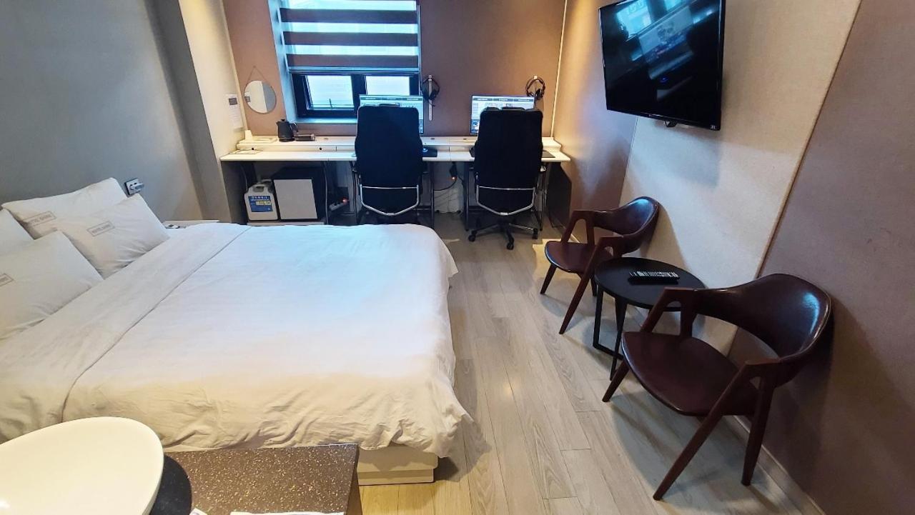 Seomyeon Ib Hotel Busan Bagian luar foto