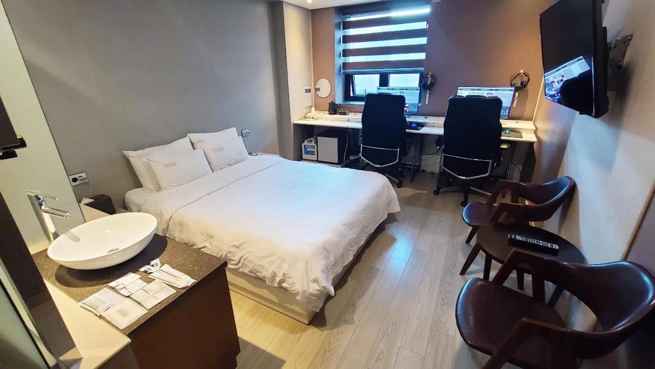 Seomyeon Ib Hotel Busan Bagian luar foto