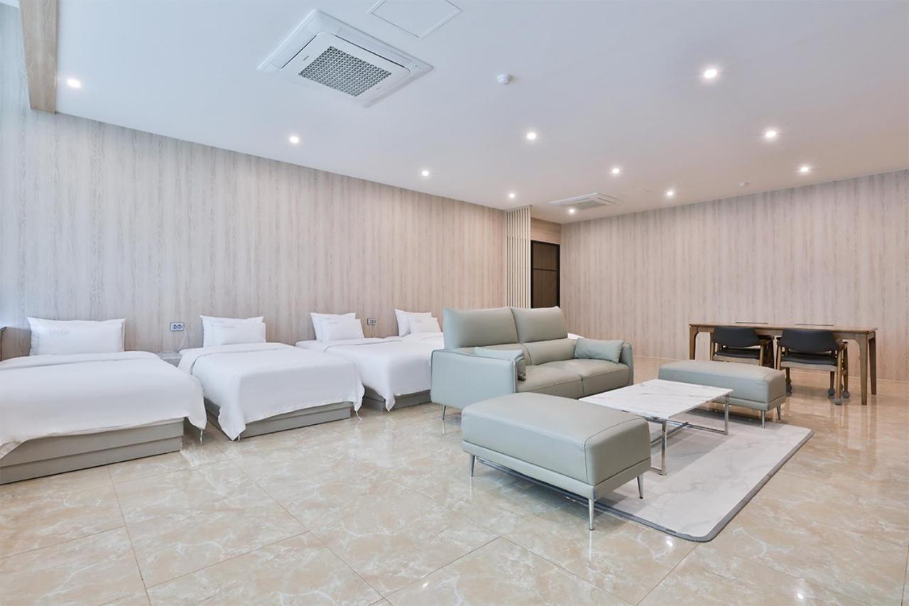 Seomyeon Ib Hotel Busan Bagian luar foto