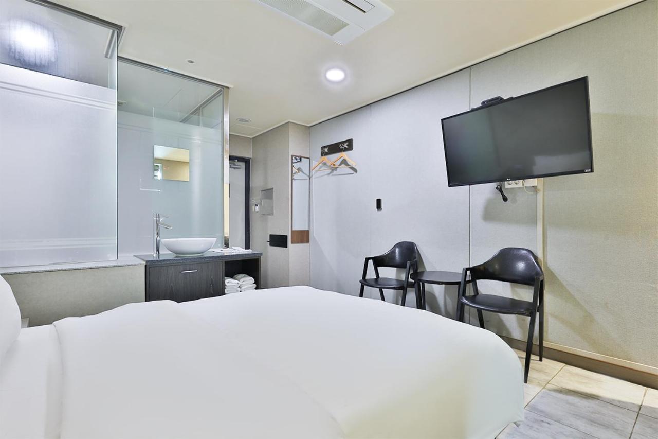 Seomyeon Ib Hotel Busan Bagian luar foto