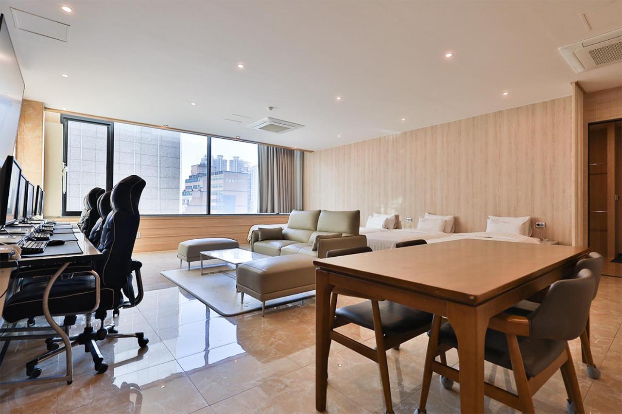 Seomyeon Ib Hotel Busan Bagian luar foto