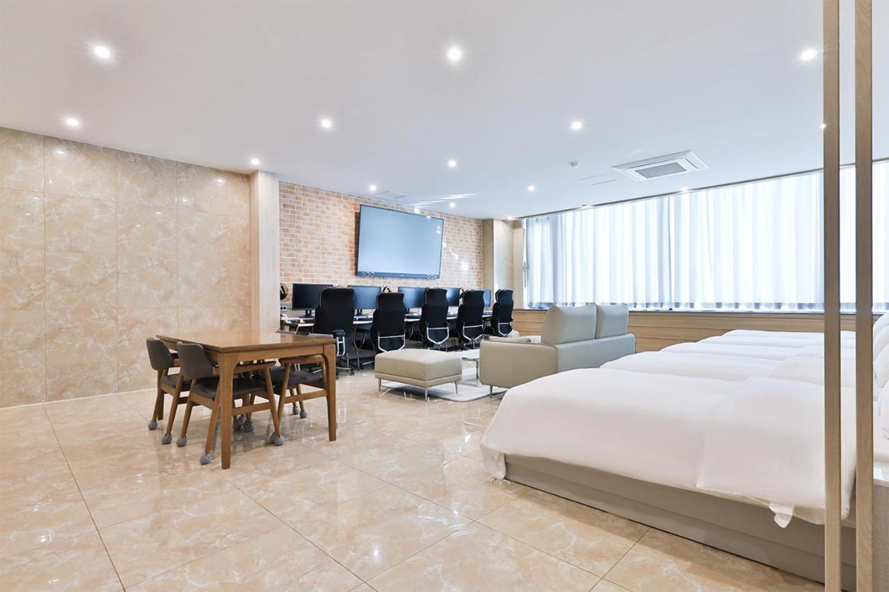 Seomyeon Ib Hotel Busan Bagian luar foto