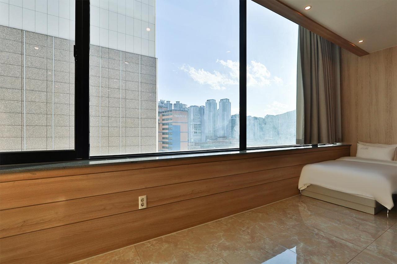Seomyeon Ib Hotel Busan Bagian luar foto