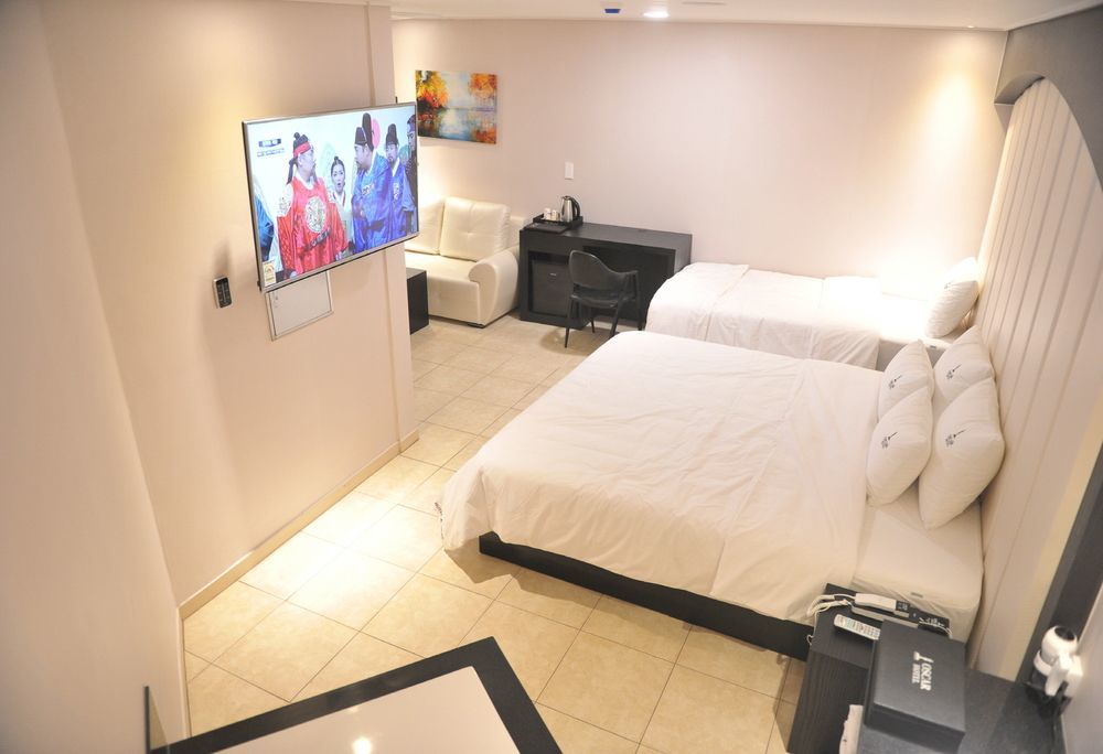 Seomyeon Ib Hotel Busan Bagian luar foto