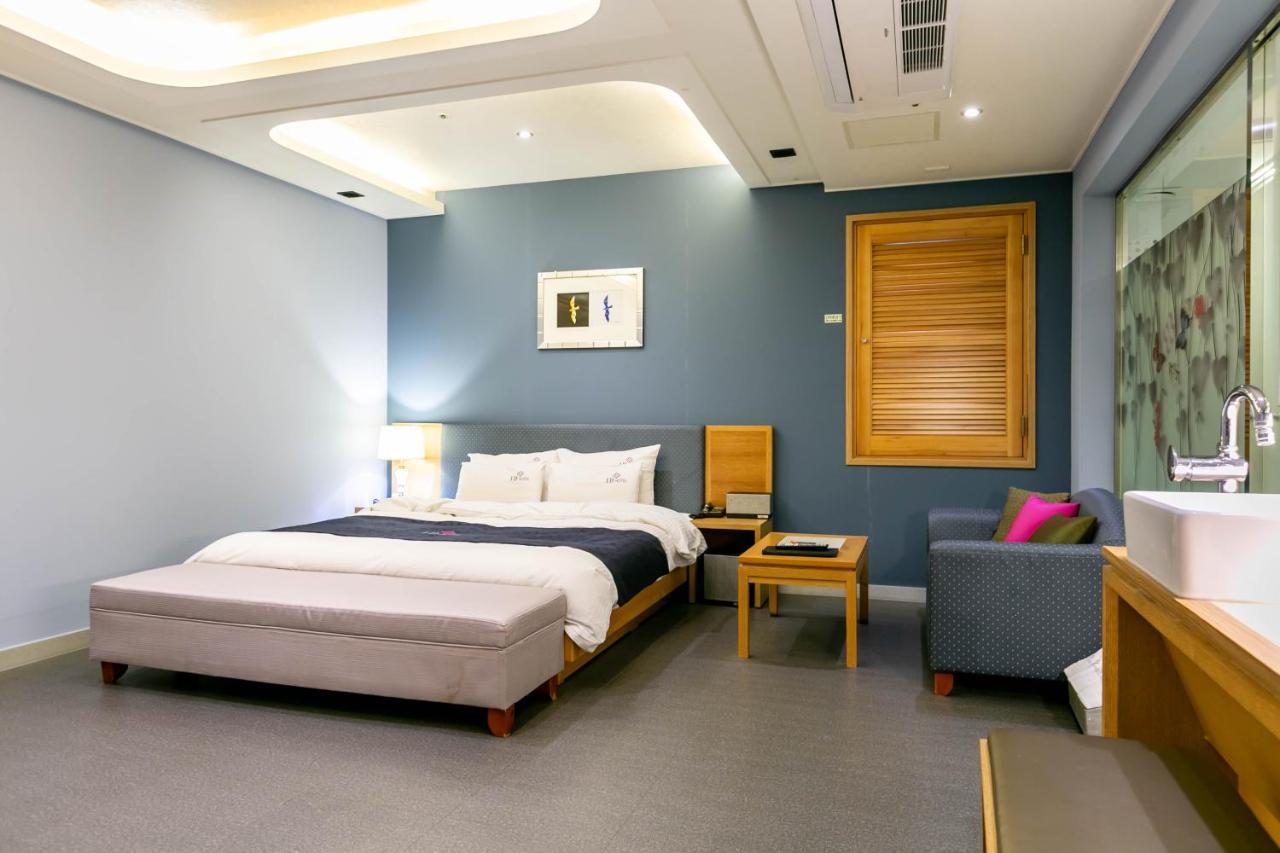 Seomyeon Ib Hotel Busan Bagian luar foto
