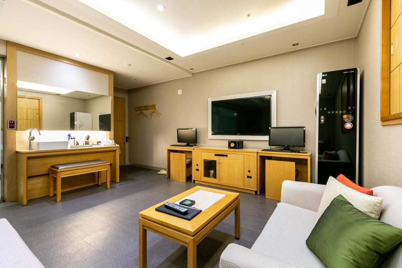 Seomyeon Ib Hotel Busan Bagian luar foto