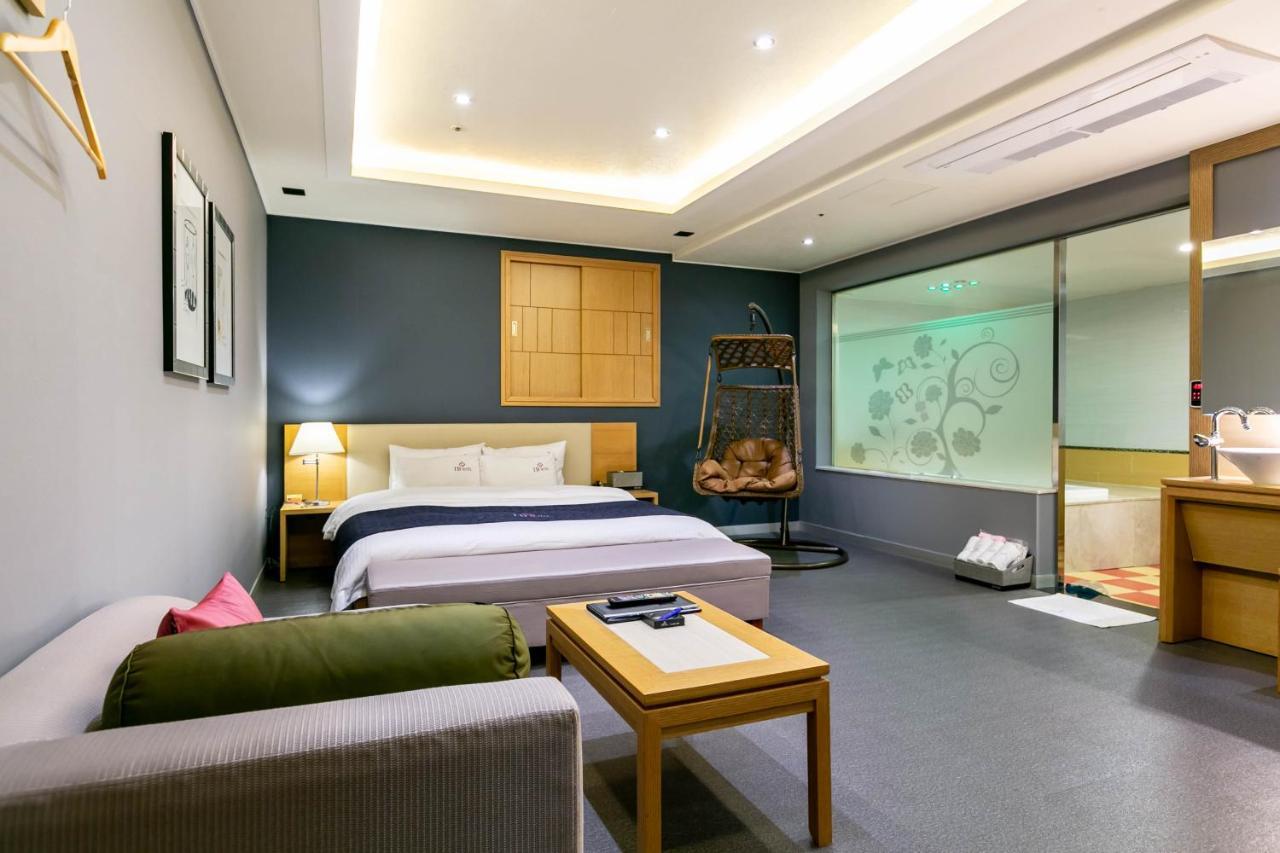 Seomyeon Ib Hotel Busan Bagian luar foto