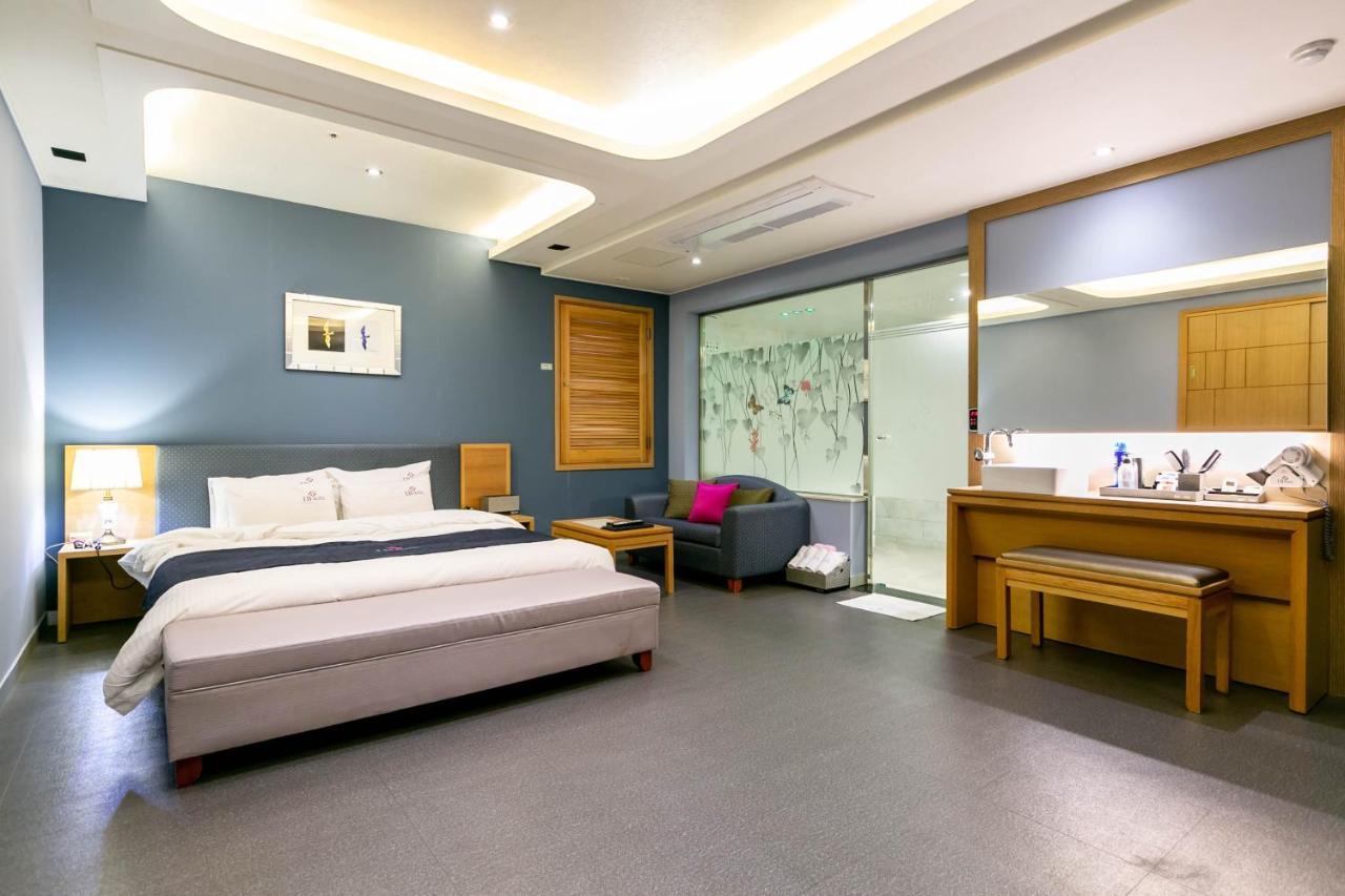 Seomyeon Ib Hotel Busan Bagian luar foto
