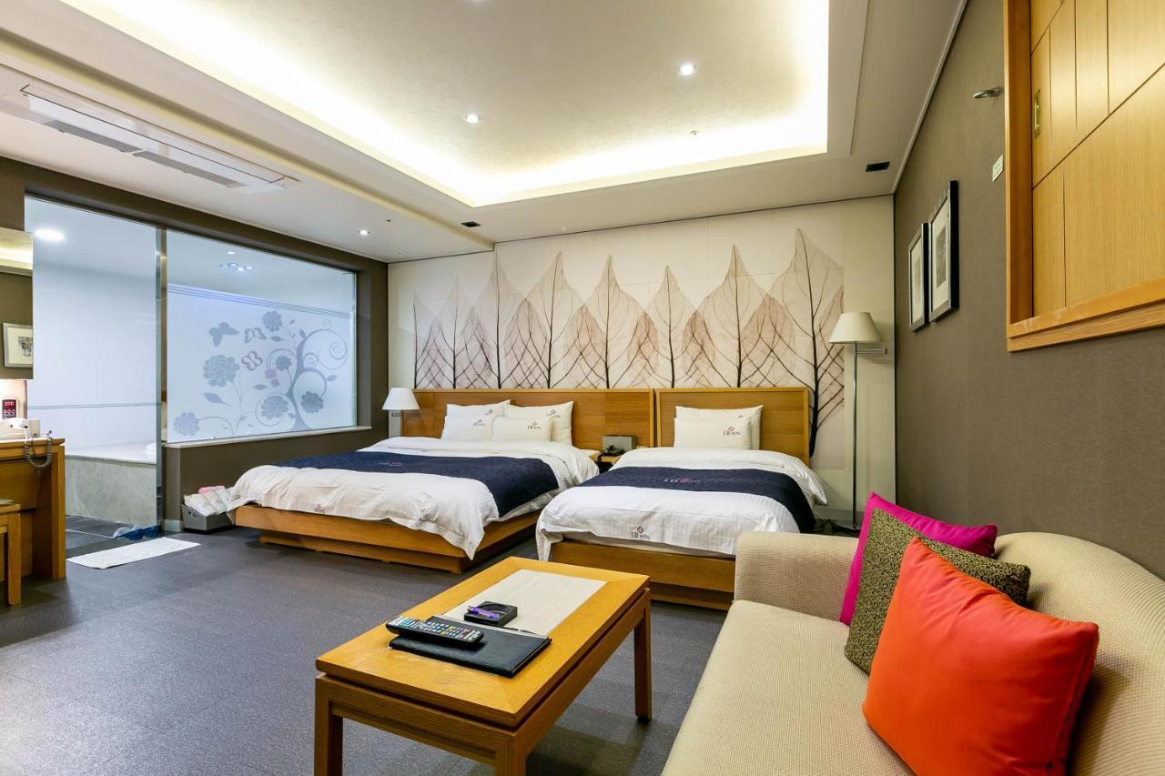 Seomyeon Ib Hotel Busan Bagian luar foto