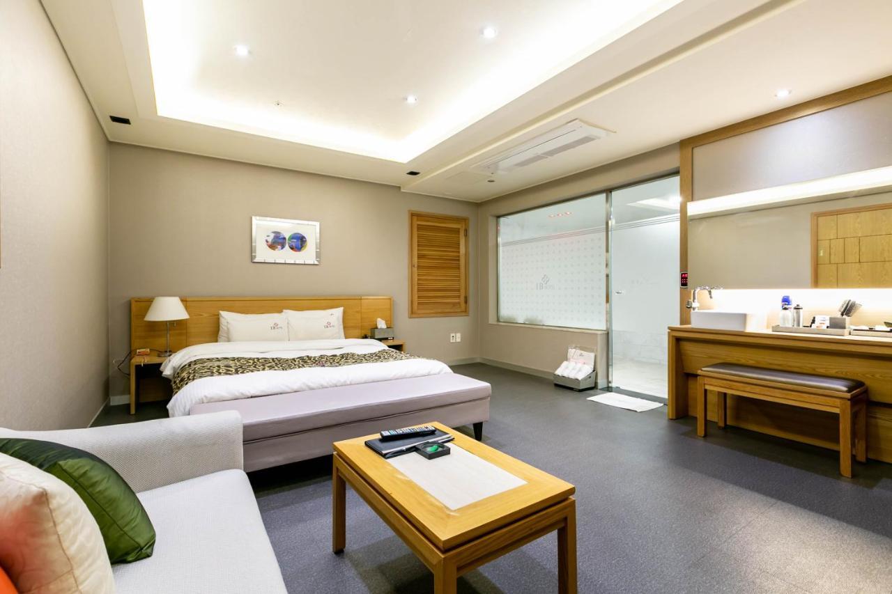 Seomyeon Ib Hotel Busan Bagian luar foto